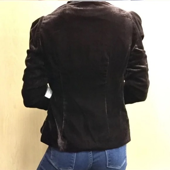 Elegant Velvet Black Jacket - Picture 3 of 10